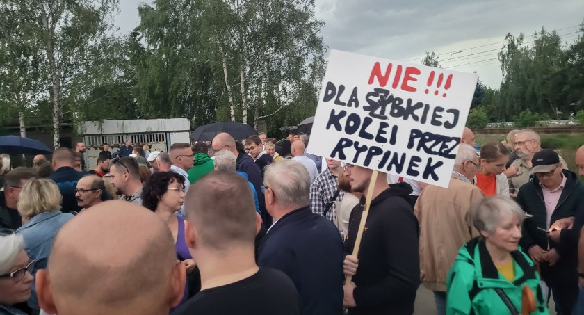 Zdjęcie z czwartkowego protestu na Rypinku