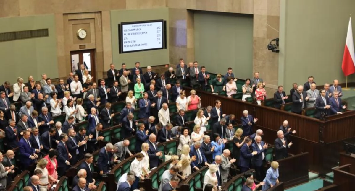 Polityka, poseł posłanka osoby poselskie kolejny idiotyzm zwolenników nowomowy - zdjęcie, fotografia