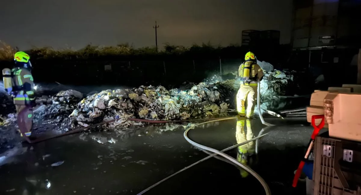 Pożary - interwencje Straży Pożarnej, Nocny pożar Niedźwiadach - zdjęcie, fotografia