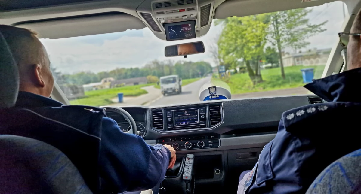 Policja - komunikaty , Policja podsumowała pierwszy miesiąc wakacji drogach minął bezpiecznie - zdjęcie, fotografia