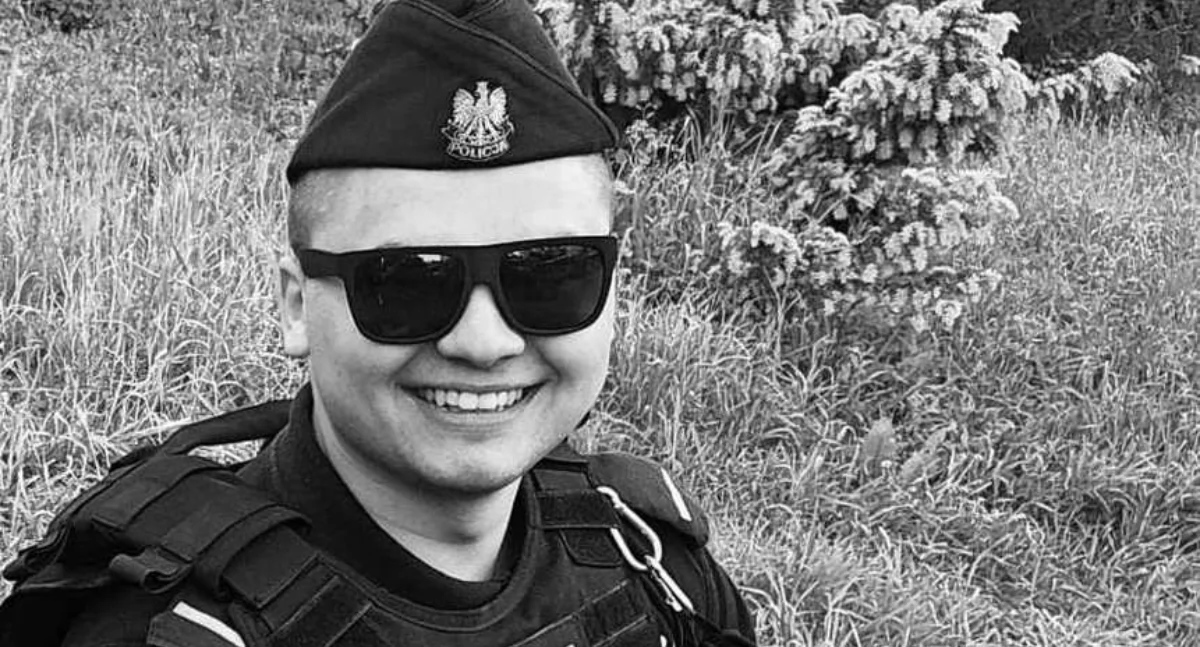 Wypadki drogowe, Ofiarą wypadku drogowego Sobiesękach policjant - zdjęcie, fotografia