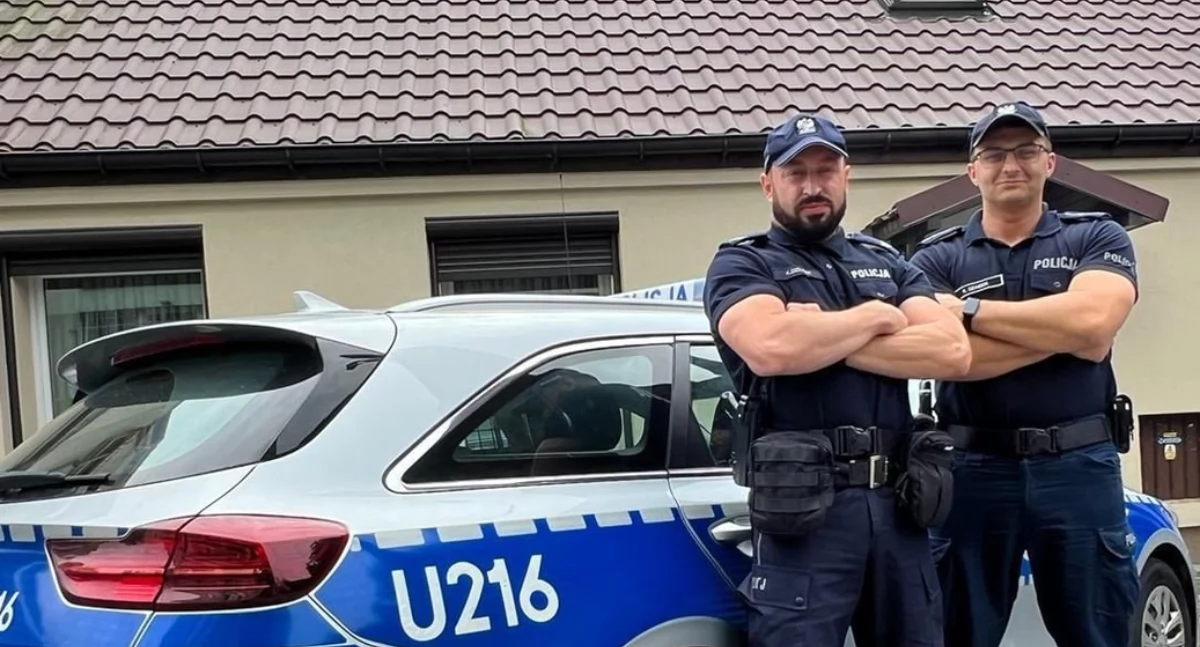 Zdrowie, Mężczyzna upadł przestał oddychać ratunek ruszyli policjanci - zdjęcie, fotografia