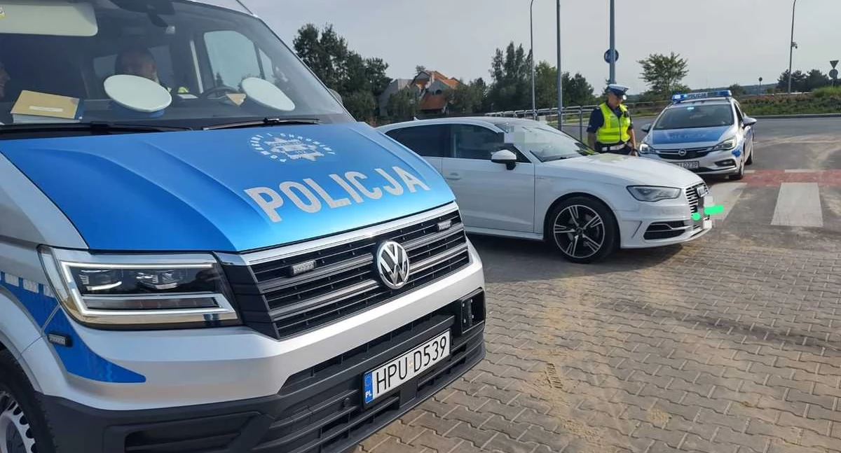 Policja - komunikaty , Policjanci wzięli tuningowane - zdjęcie, fotografia