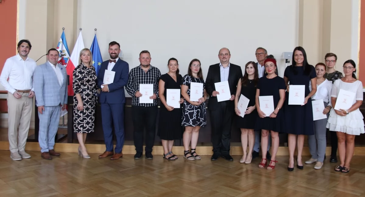Szkoły i edukacja, Nauczycielskie awanse Kaliszu - zdjęcie, fotografia