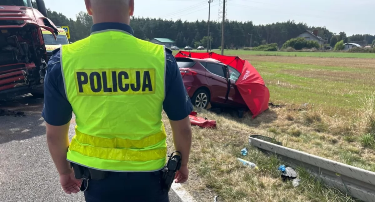 Wypadki drogowe, Mieszkaniec powiatu kaliskiego zginął zderzeniu tirem - zdjęcie, fotografia