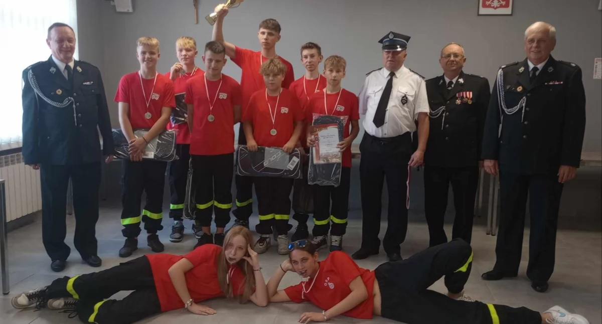 Region, Nagrody Młodzieżowych Drużyn Pożarniczych gminie Blizanów - zdjęcie, fotografia