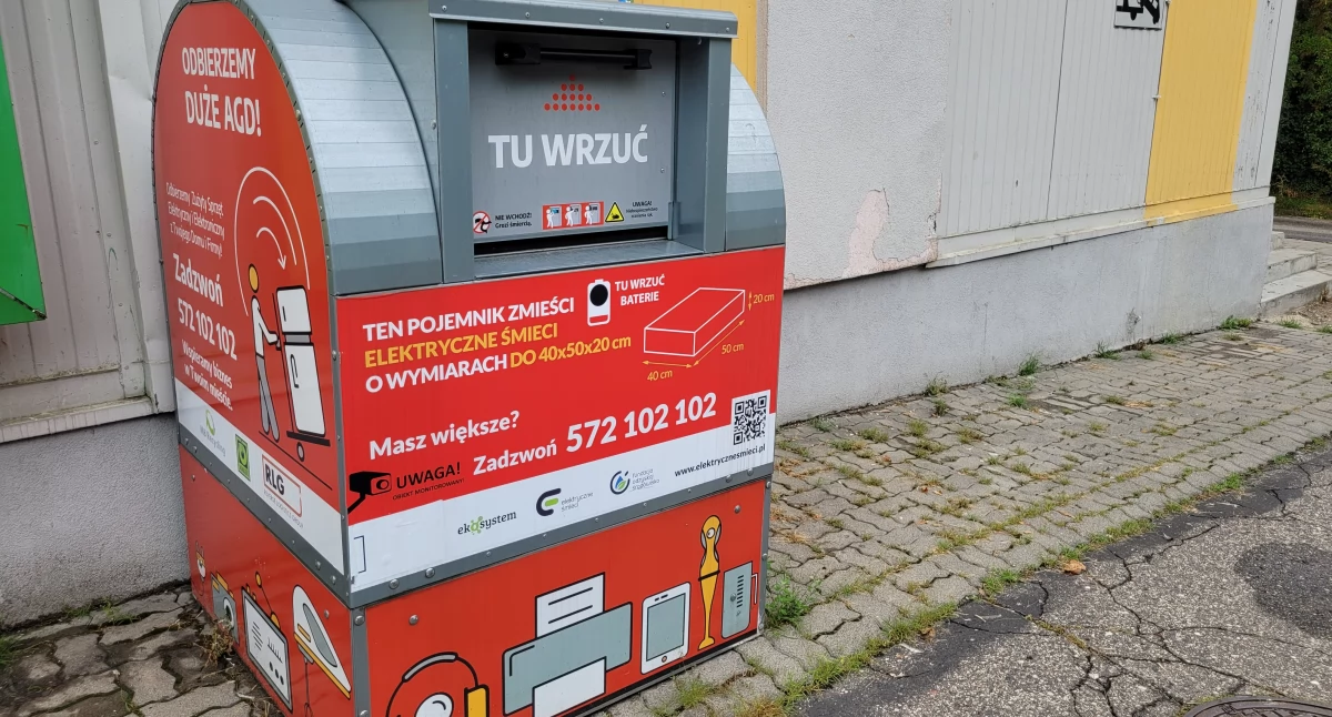 Ochrona środowiska - ekologia, Pojemniki elektrośmieci ekologiczna rewolucja Kaliszu - zdjęcie, fotografia