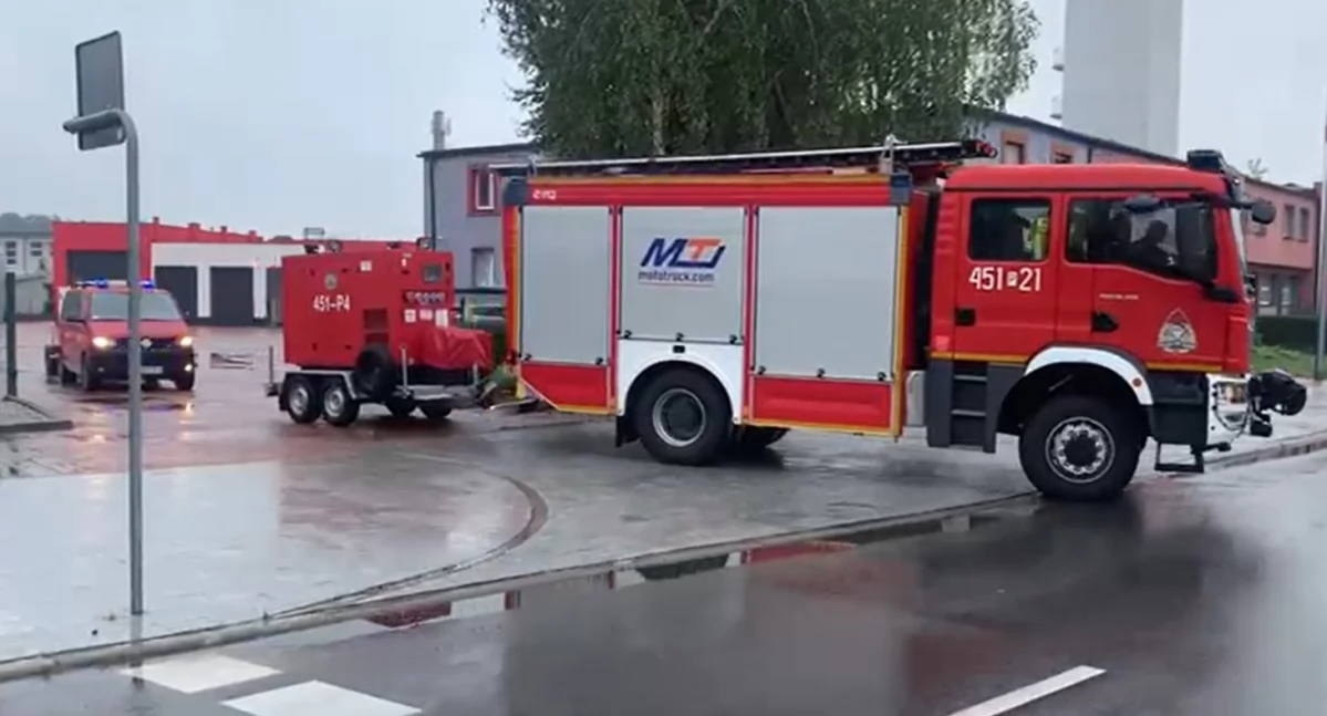 Pożary - interwencje Straży Pożarnej, Ulewne deszcze silny wiatr Kaliszu bilans - zdjęcie, fotografia