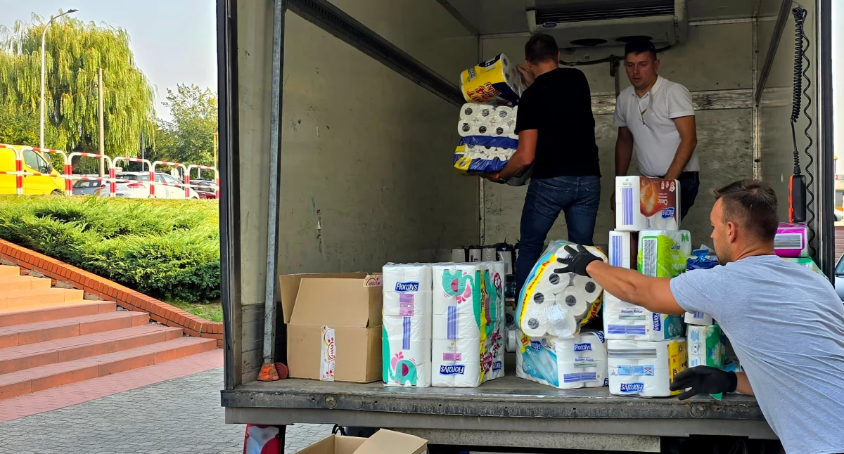 Pomoc społeczna, Transport darów Kalisza wyruszył Głuchołaz - zdjęcie, fotografia