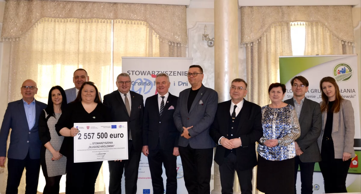 NGO, Stowarzyszenie „Długosz Królewski” zasady procedury dofinansowania założenia - zdjęcie, fotografia