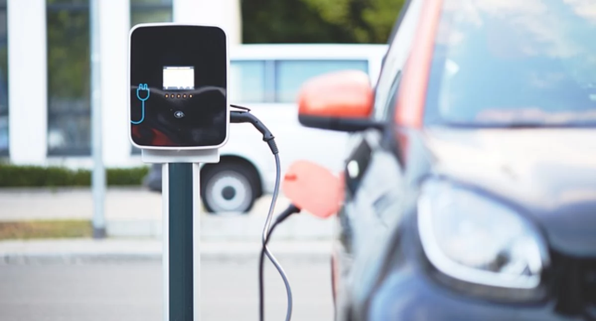 Motoryzacja, Załamuje sprzedaż samochodów elektrycznych - zdjęcie, fotografia