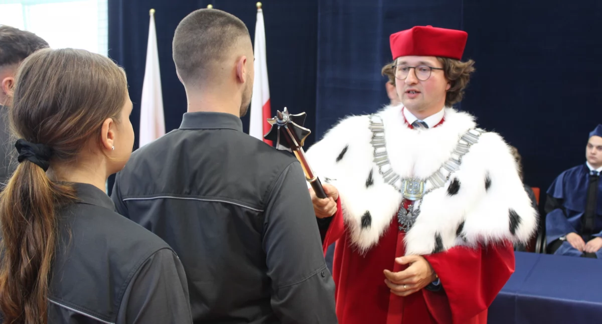 Szkoły i edukacja, zainaugurowała akademicki - zdjęcie, fotografia