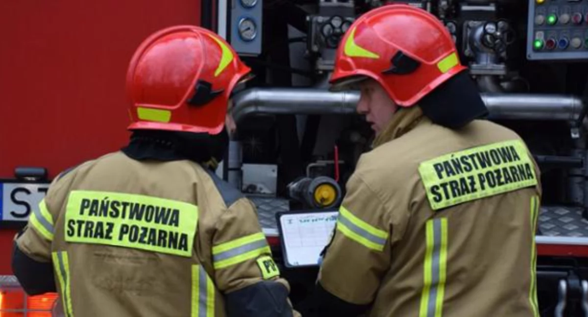 Pożary - interwencje Straży Pożarnej, Pożar kamienicy Wojska Polskiego Jedna osoba szpitalu kilkanaście ewakuowanych - zdjęcie, fotografia