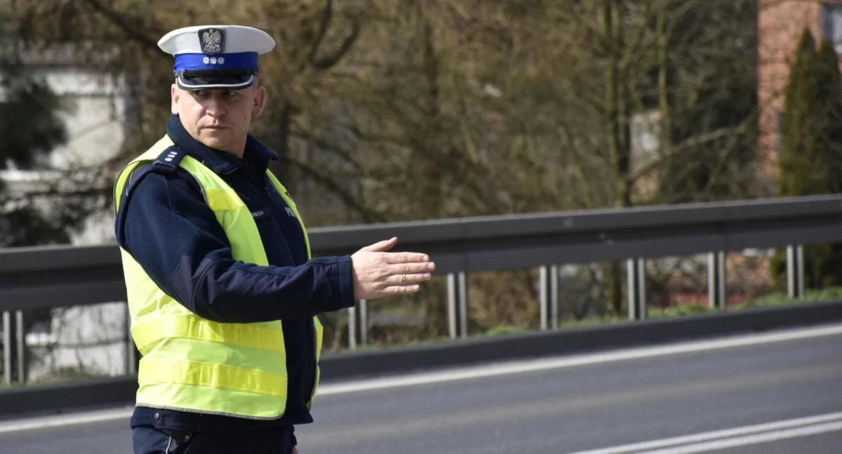 Policja - komunikaty , pozoru rutynowa kontrola drogowa zakończyła kierowcy areszcie - zdjęcie, fotografia