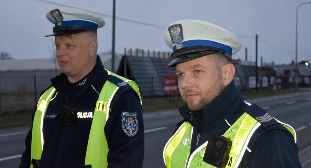 Policja - komunikaty , Kompletnie pijany jechał motorowerem widok patrolu zamurowało - zdjęcie, fotografia