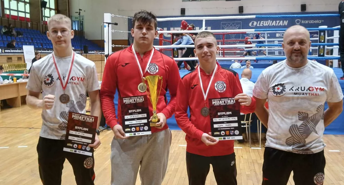 Sporty Walki, Kaliskie trofea boksie tajskim - zdjęcie, fotografia