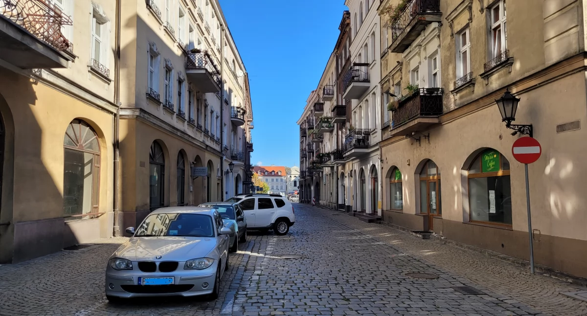Miejski krajobraz, Wyremontowano Główny Rynek Mariańska umarła - zdjęcie, fotografia