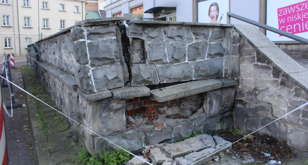 Drogownictwo, podestem dawnym Pedecie - zdjęcie, fotografia