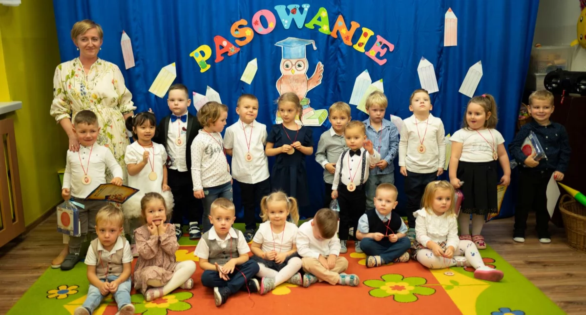 Szkoły i edukacja, Pasowanie przedszkolaka ważny dzień życiu dziecka - zdjęcie, fotografia
