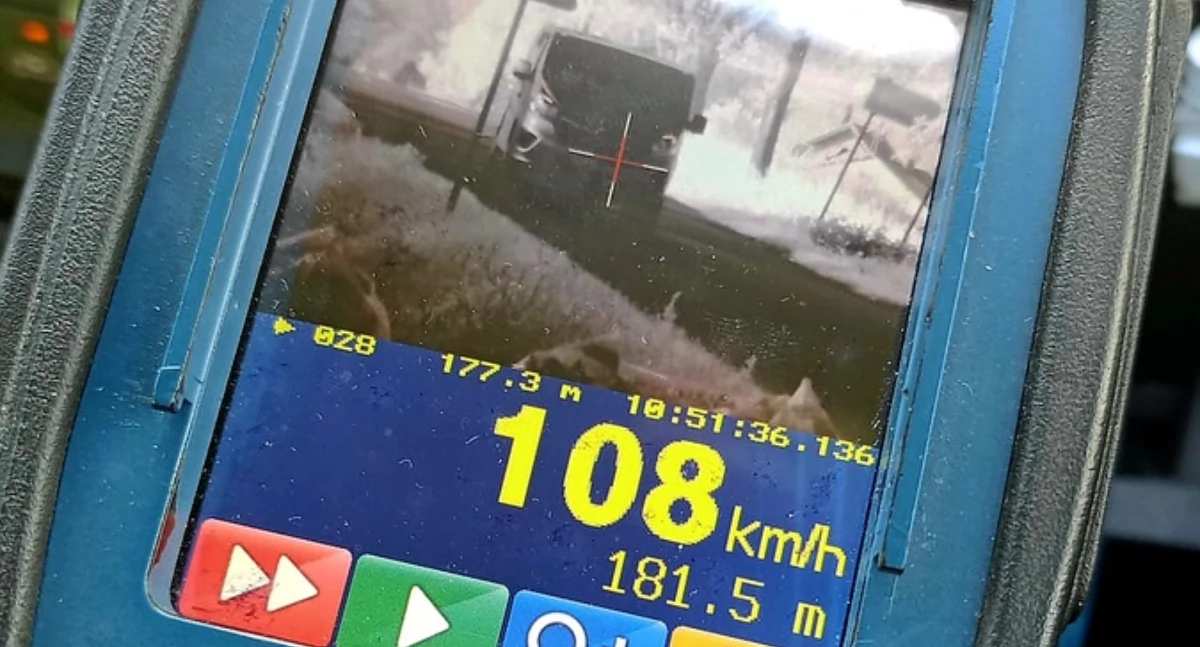Policja - komunikaty , Drogowy recydywista pożegnał prawem jazdy zapłacił podwójny mandat - zdjęcie, fotografia