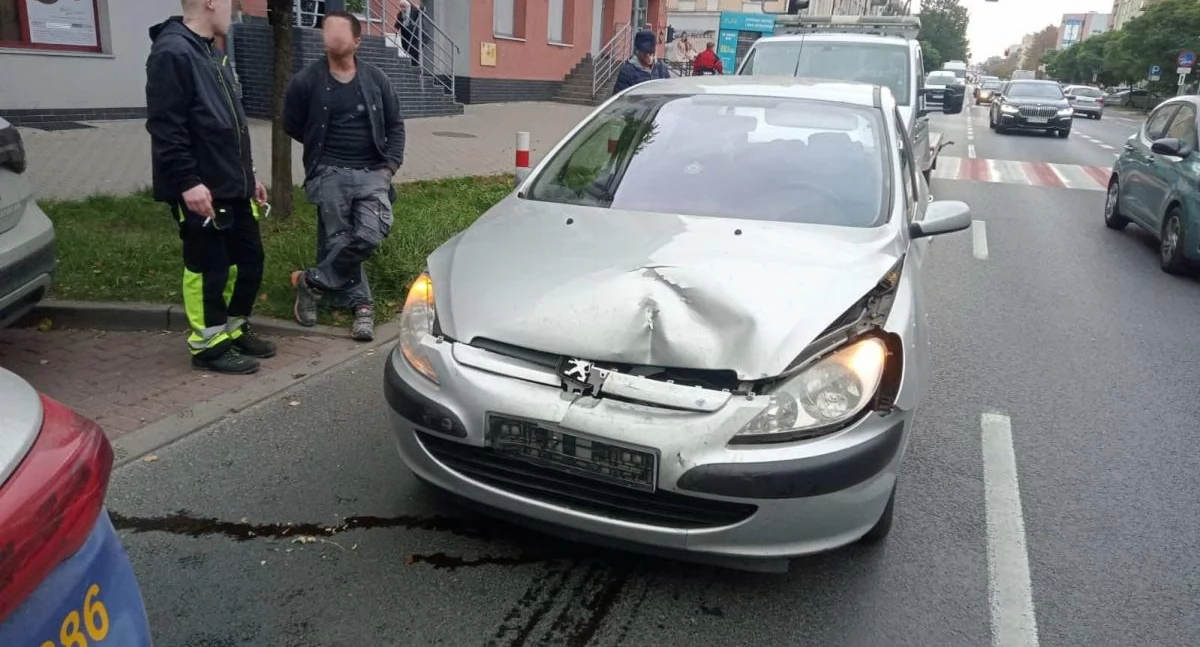 Temida, „cywila” mandat mundurowego pouczenie - zdjęcie, fotografia