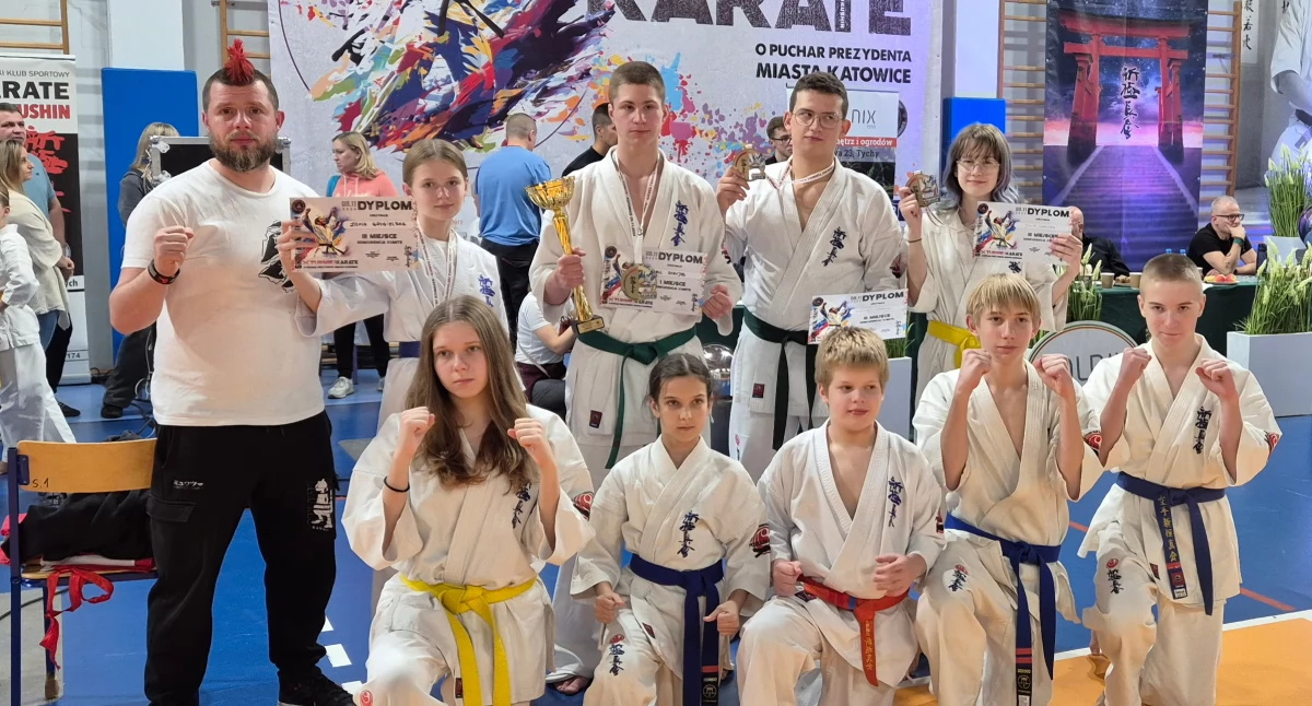 Sporty Walki, Karatecy podium Katowicach - zdjęcie, fotografia