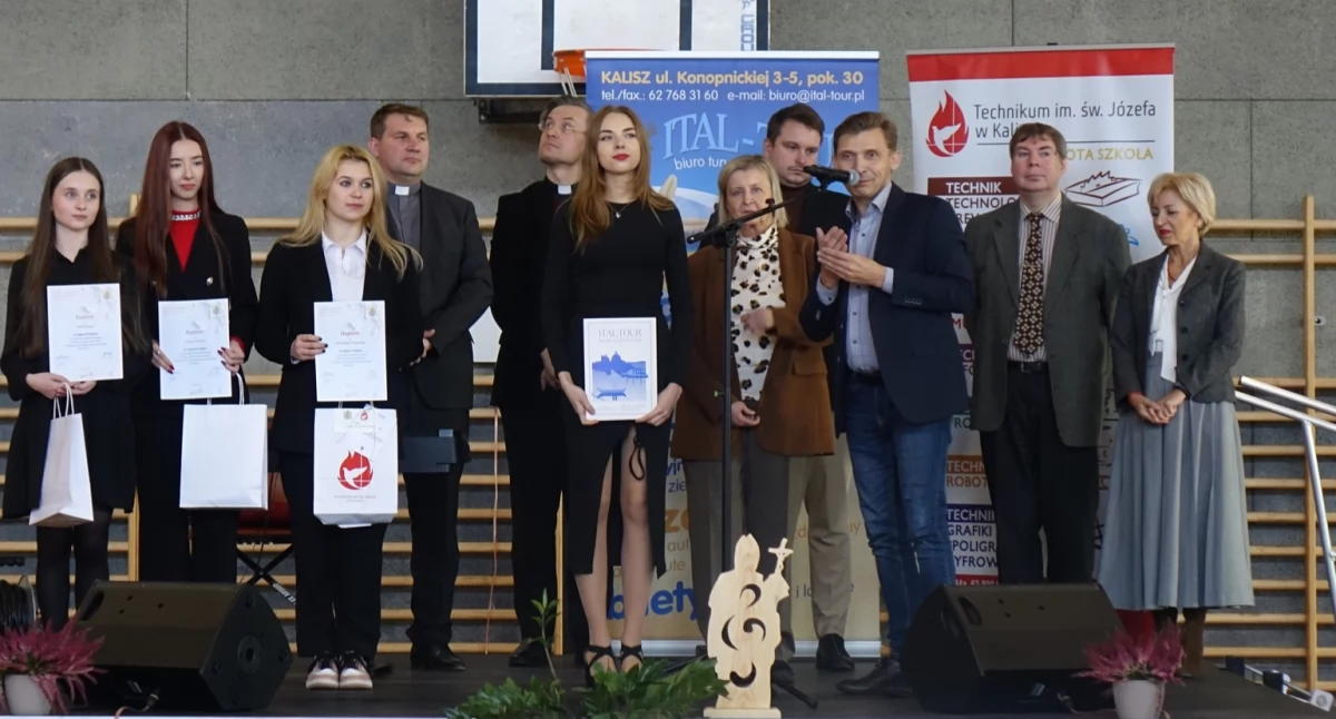Szkoły i edukacja, Grand Barbary Malety Festiwalu Piosenki Hołdzie Świętemu Janowi Pawłowi - zdjęcie, fotografia