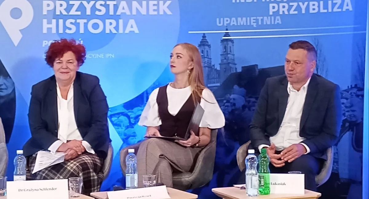 Szkoły i edukacja, Kaliskie akcenty konferencji „Eksterminacja obywateli polskich terenie Wartheland 1945” Poznaniu - zdjęcie, fotografia