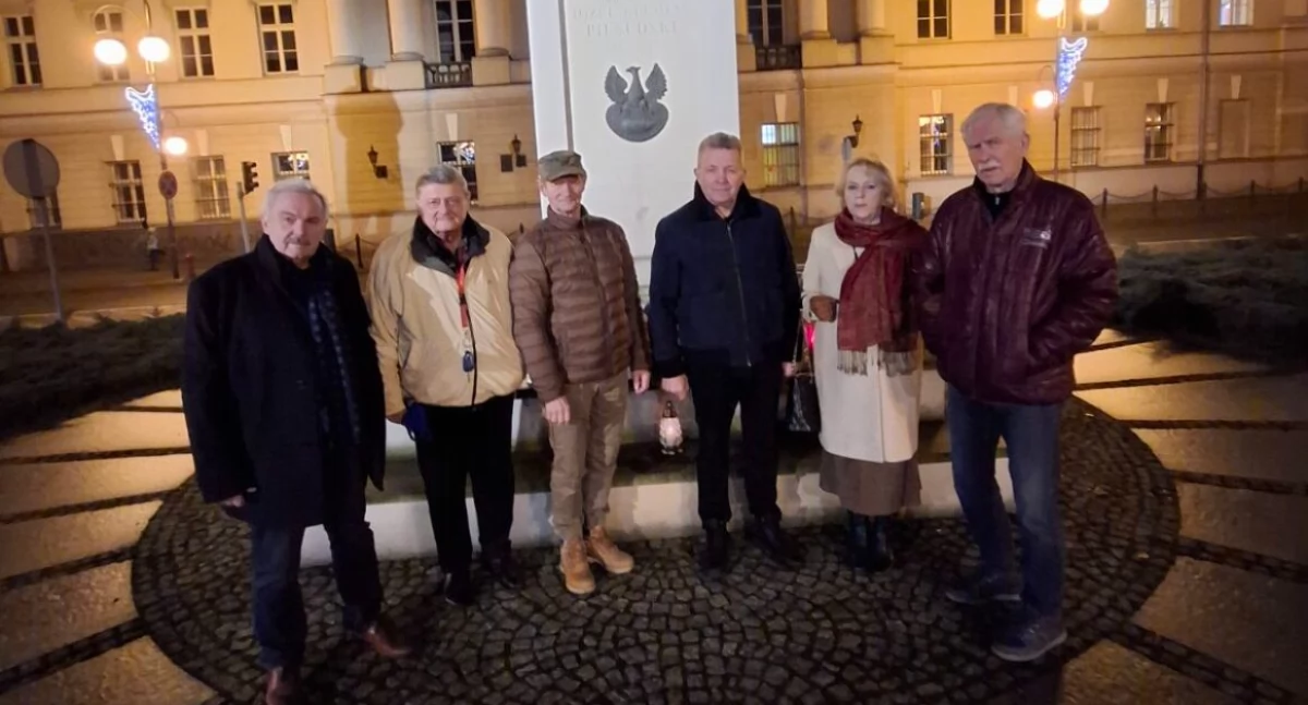 Miejski krajobraz, rocznica odsłonięcia pomnika Marszałka Józefa Piłsudskiego - zdjęcie, fotografia