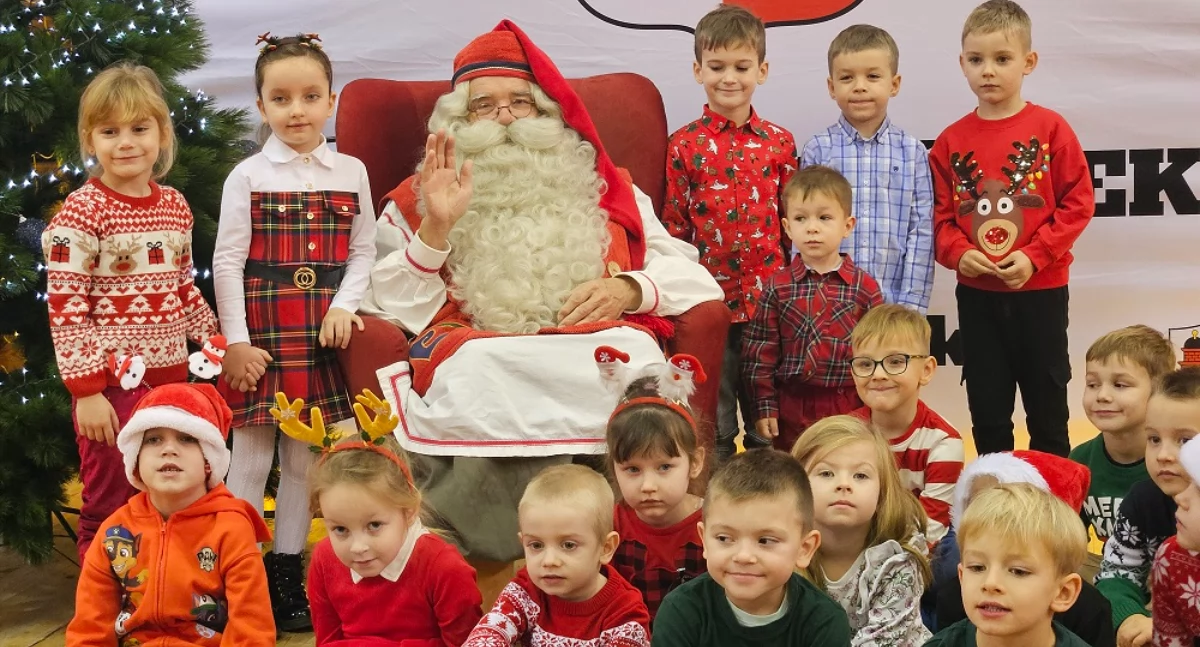 Region, dzieci gminy Opatówek przyjechał prawdziwy Mikołaj Rovaniemi! - zdjęcie, fotografia