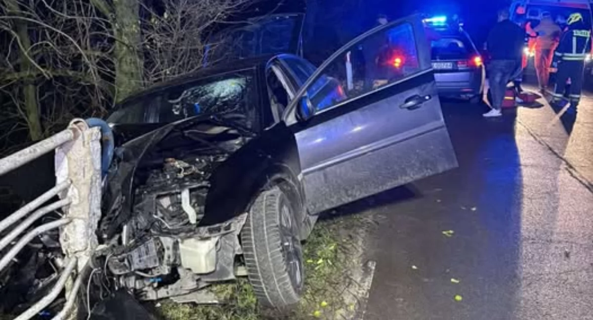 Wypadki drogowe, Wypadek trakcie wyprzedzania - zdjęcie, fotografia