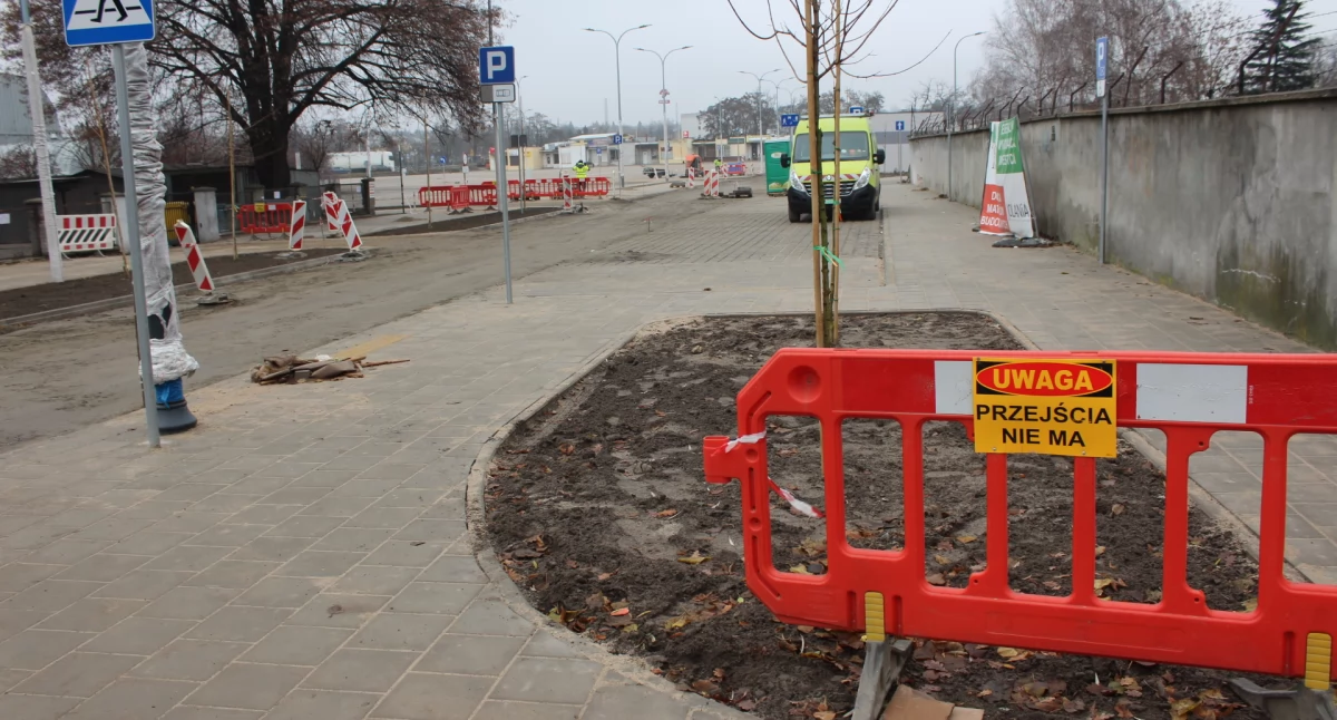 Inwestycje, Kiedy kupcy powrócą Targowisko - zdjęcie, fotografia