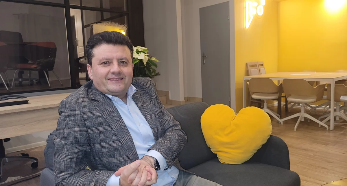 Polityka, zyskał stracił ostatnich wydarzeniach Syrii Rozmowa Eskanem Darwichem kaliszaninem urodzonym Syrii - zdjęcie, fotografia