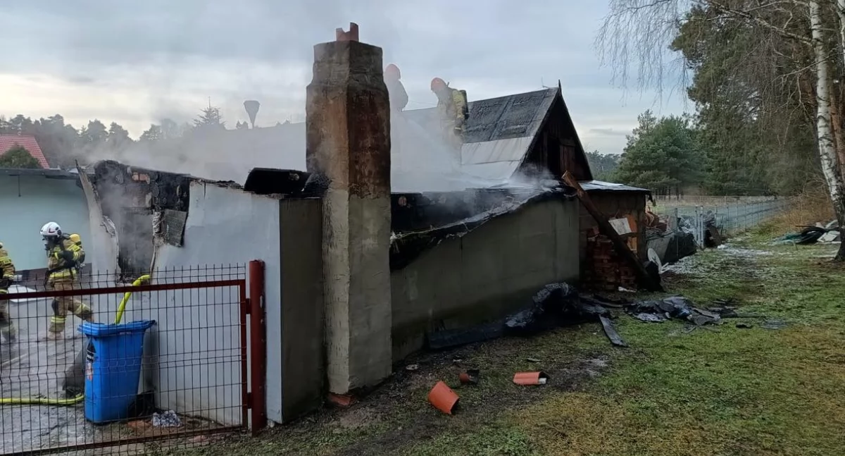 Pożary - interwencje Straży Pożarnej, Wybuch butli gazem gminie Opatówek - zdjęcie, fotografia