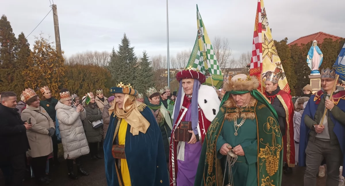 Kościoły, pierwszy Orszak Trzech Króli Blizanowie - zdjęcie, fotografia