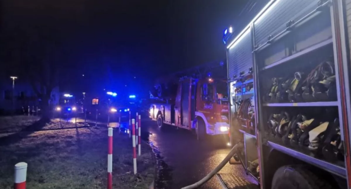 Pożary - interwencje Straży Pożarnej, Eksplozja jednym bloków Wojciechowskiego Kaliszu Wybuchł… garnku - zdjęcie, fotografia