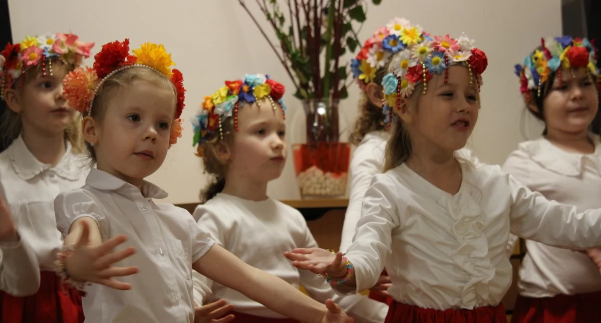 Szkoły i edukacja, Musicie żyć przynajmniej - zdjęcie, fotografia