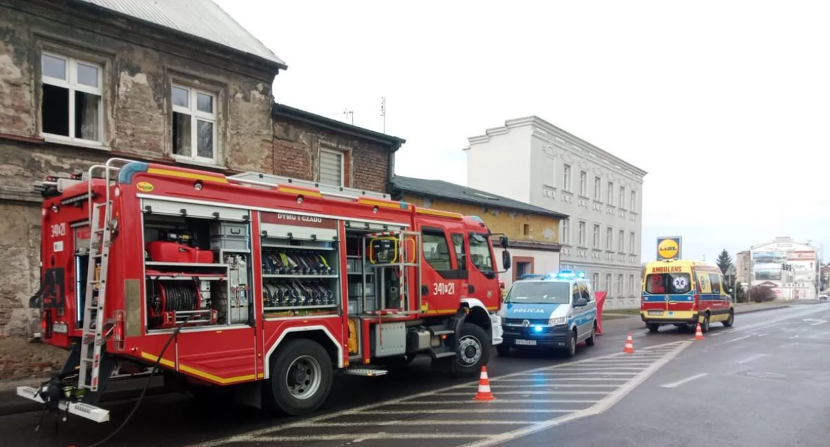 Pożary - interwencje Straży Pożarnej, Tragiczny pożar Stawiszyńskiej żyje jedna osoba - zdjęcie, fotografia