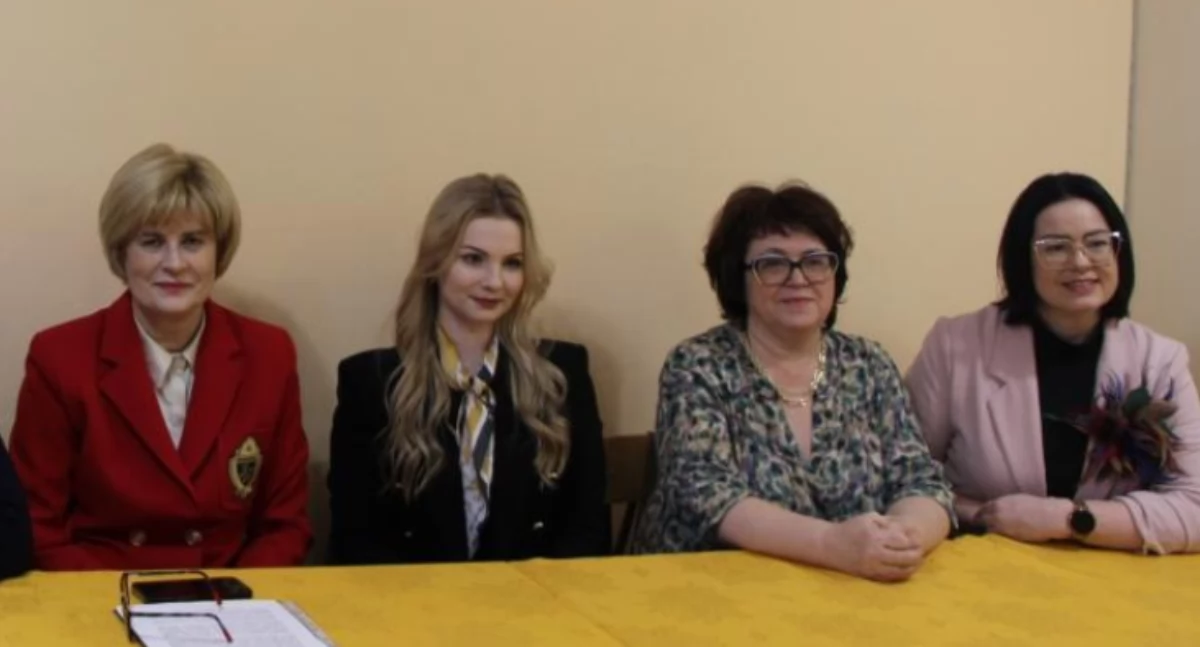 Ciekawostki, Kobiety ofensywie powstała kolejna Kobiet - zdjęcie, fotografia
