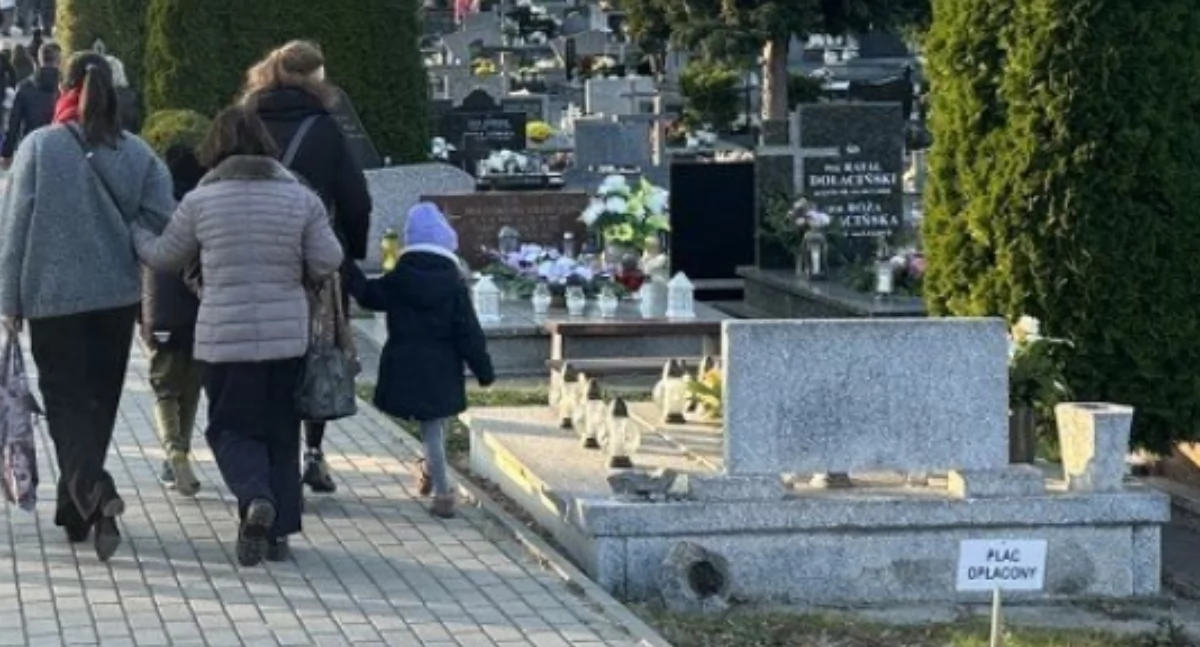 Miejski krajobraz, Opłaty cmentarzach komunalnych nielegalne - zdjęcie, fotografia