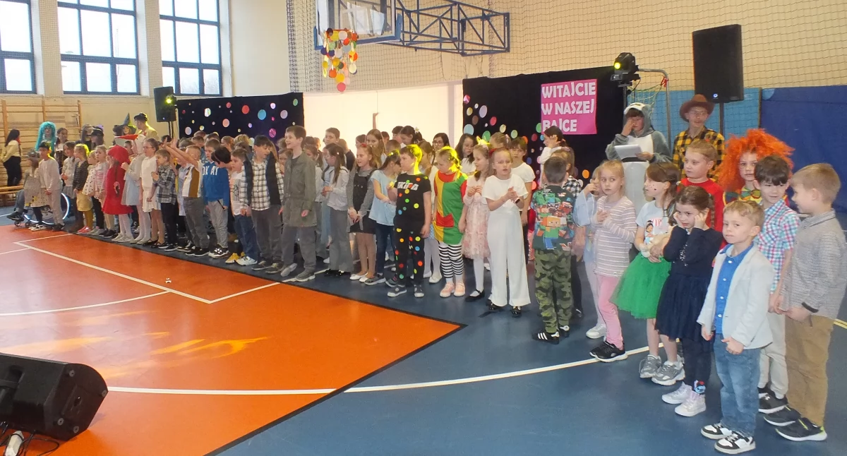 Szkoły i edukacja, Koncert seniorów „Trzynastce” - zdjęcie, fotografia