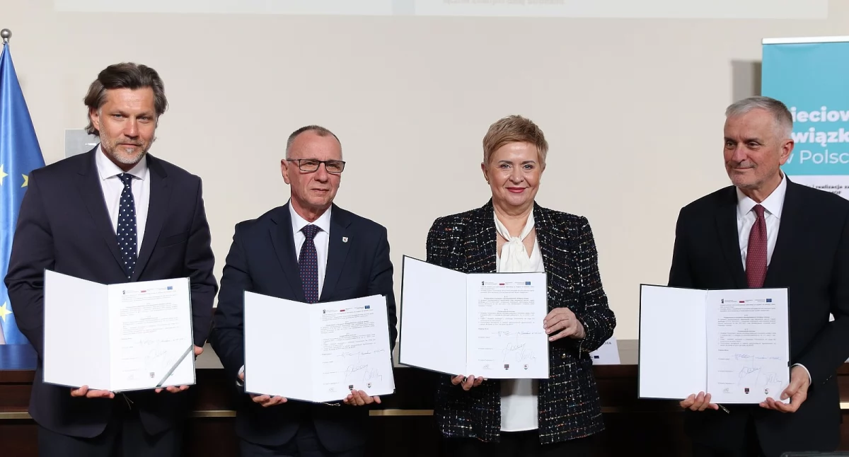 Polityka, Aglomeracja Kalisko Ostrowska Wałbrzych Jelenia Góra łączą siły - zdjęcie, fotografia
