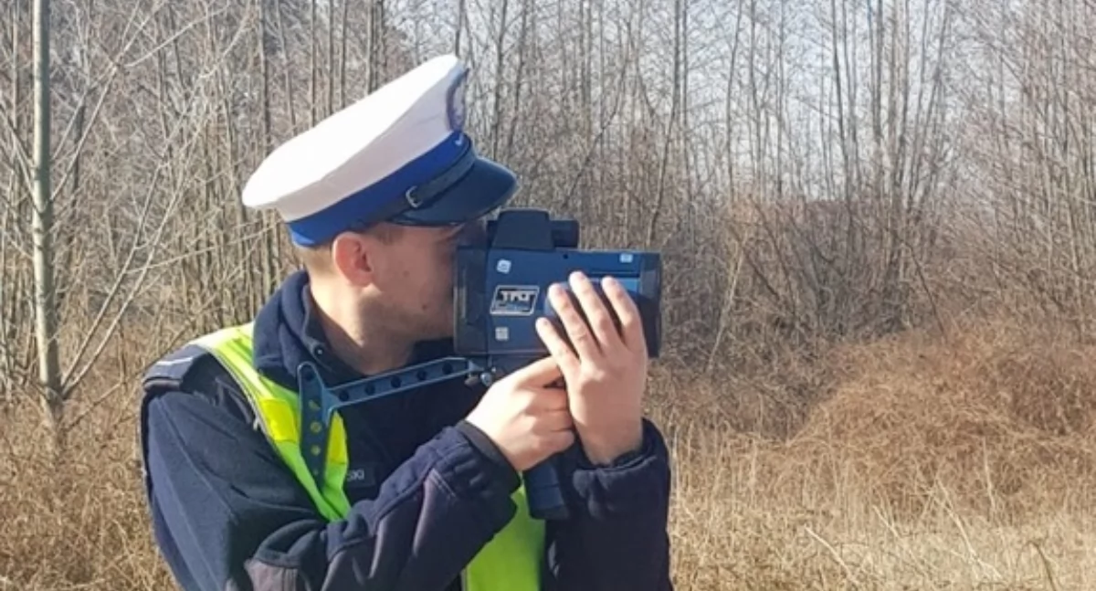 Policja - komunikaty , spieszył pracy stracił prawo jazdy - zdjęcie, fotografia