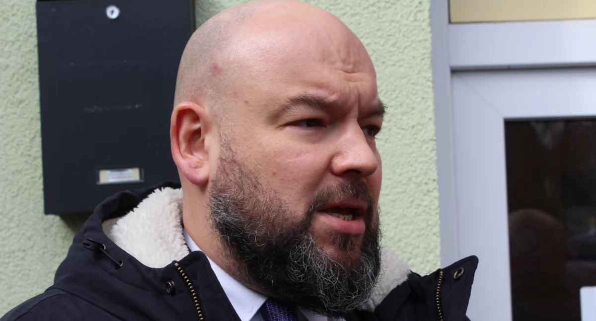 Polityka, Polacy zapłacą migrantów „Przywileje przybyszów większe emerytów” - zdjęcie, fotografia