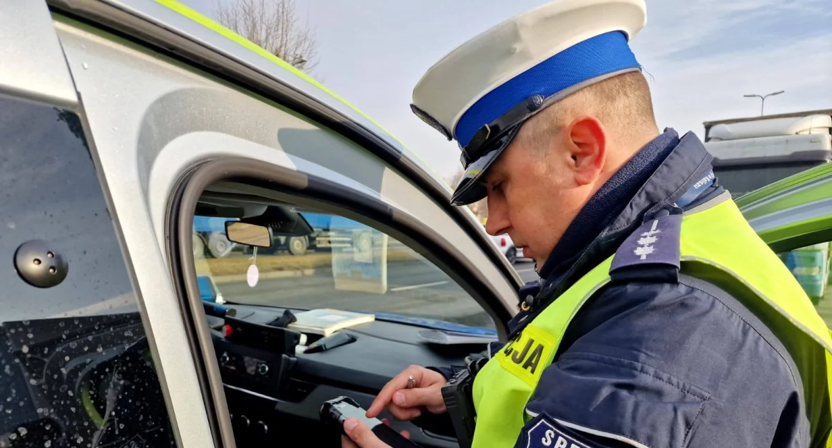 Policja - komunikaty , Wsiadł kierownicę pomimo czterech sądowych zakazów razem trafił prosto więzienia - zdjęcie, fotografia