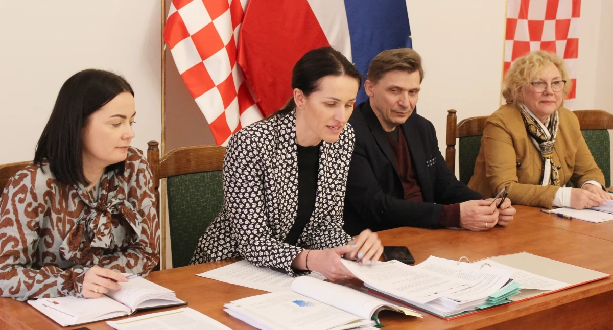 Starostwo, Zespół Strategii Rozwoju Powiatu Kaliskiego 2030+ pracuje - zdjęcie, fotografia