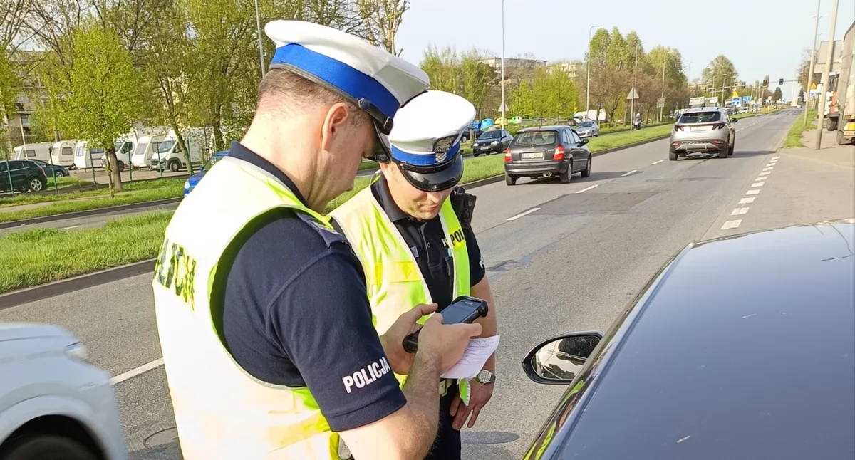 Policja - komunikaty , Pijany kierowca wpadł podczas rutynowej kontroli - zdjęcie, fotografia