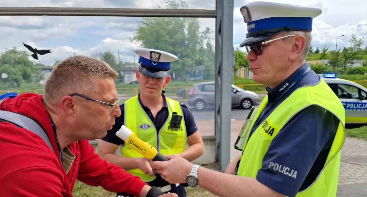 Policja - komunikaty , Policyjne kontrole rowerzystów użytkowników hulajnóg elektrycznych - zdjęcie, fotografia