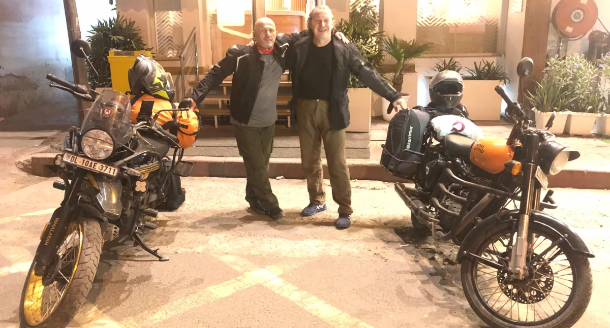 Pasje, Przez Indie motocyklach fotoreportaż podróży naszego czytelnika - zdjęcie, fotografia