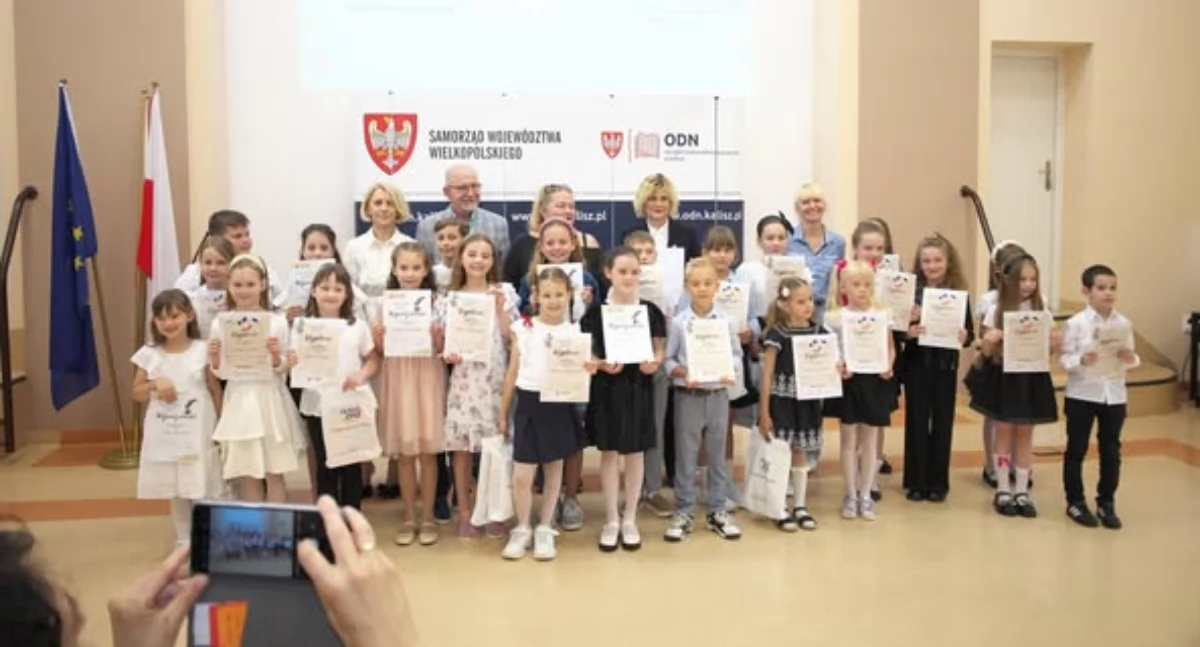 Szkoły i edukacja, Powiatowy Konkurs Recytatorski Ośrodku Doskonalenia Nauczycieli - zdjęcie, fotografia